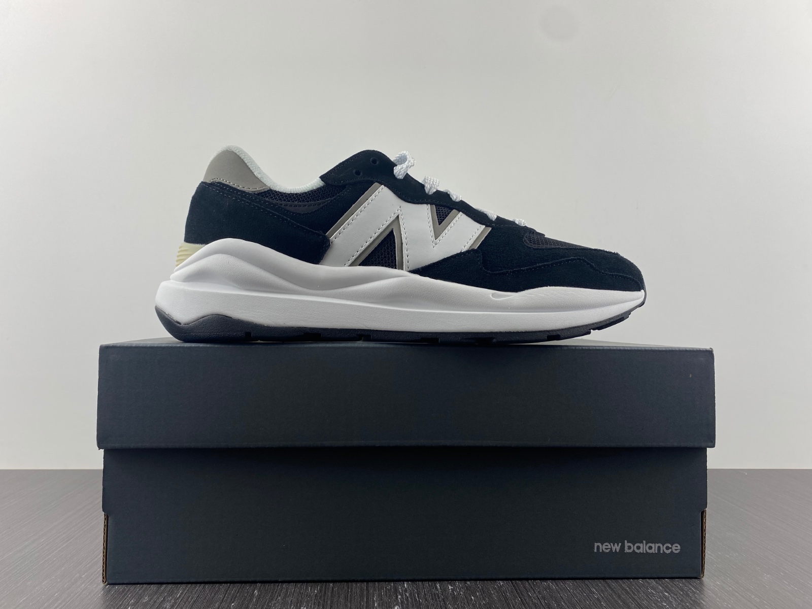 New Balance 57/40 Team Black - M5740CB