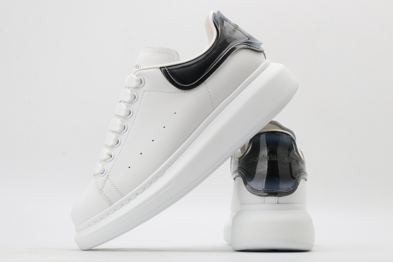 MCQUEEN OVERSIZED SNEAKER