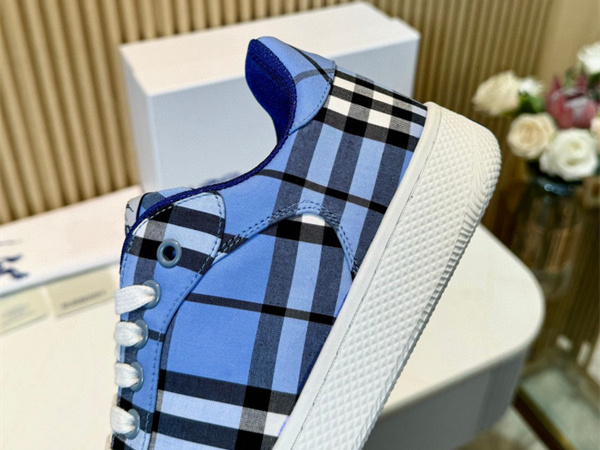 Burberry Check Terrace Sneakers BBR--3008
