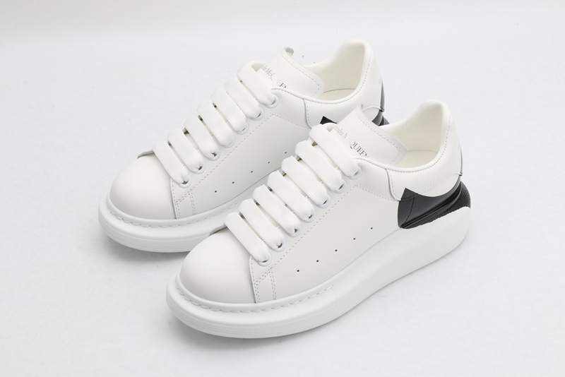 MCQUEEN OVERSIZED SNEAKER