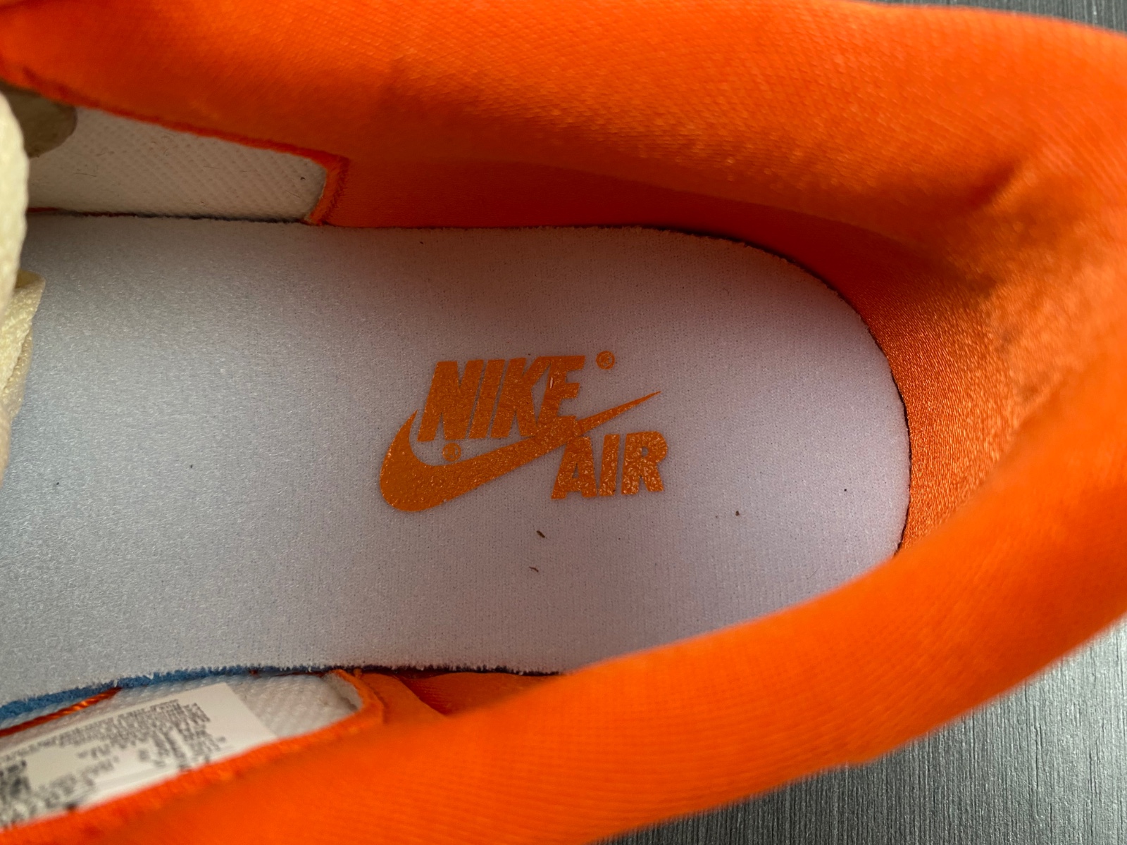 OFF-WHITE x Air Jordan 1 customize