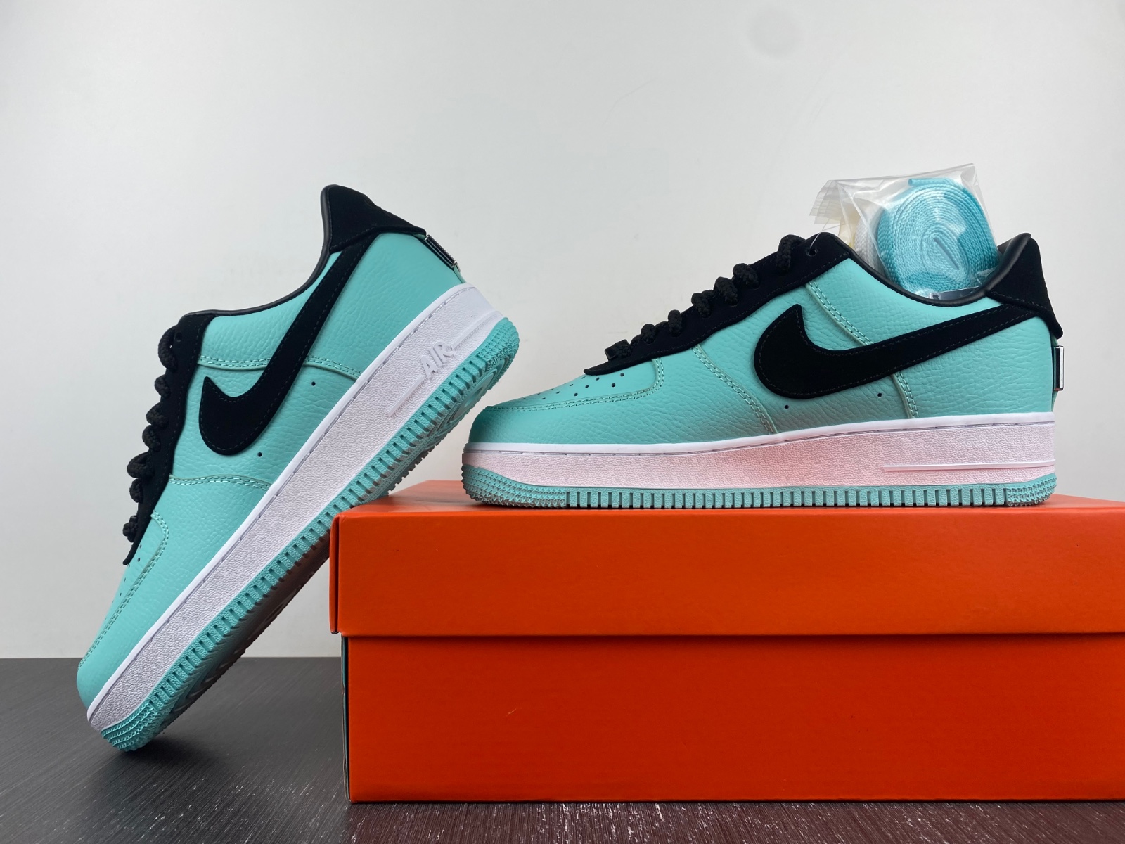 Tiffany & Co. x Nike Air Force 1 Low Blue DZ1382-002