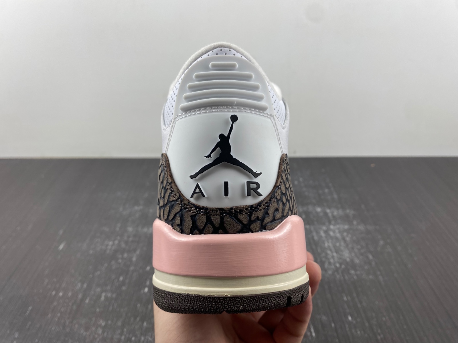 Air Jordan 3 Retro Neapolitan Dark Mocha - CK9246-102