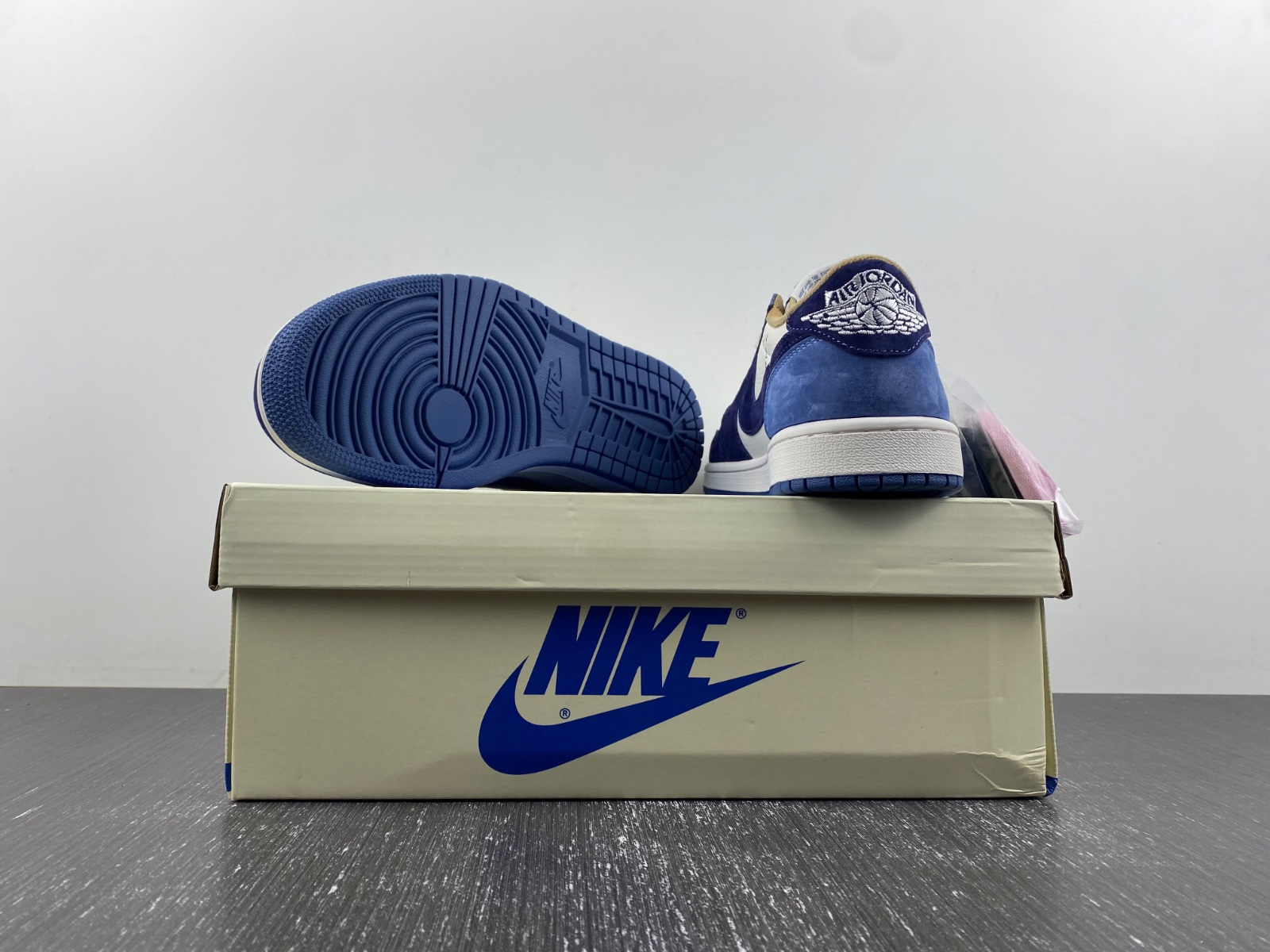 Travis Scott x Air Jordan 1 custom