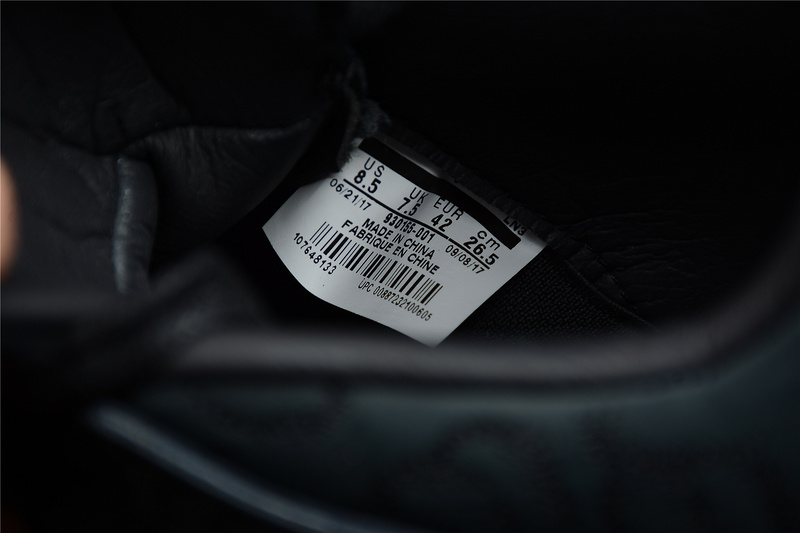 KAWS x Air Jordan 4 Retro