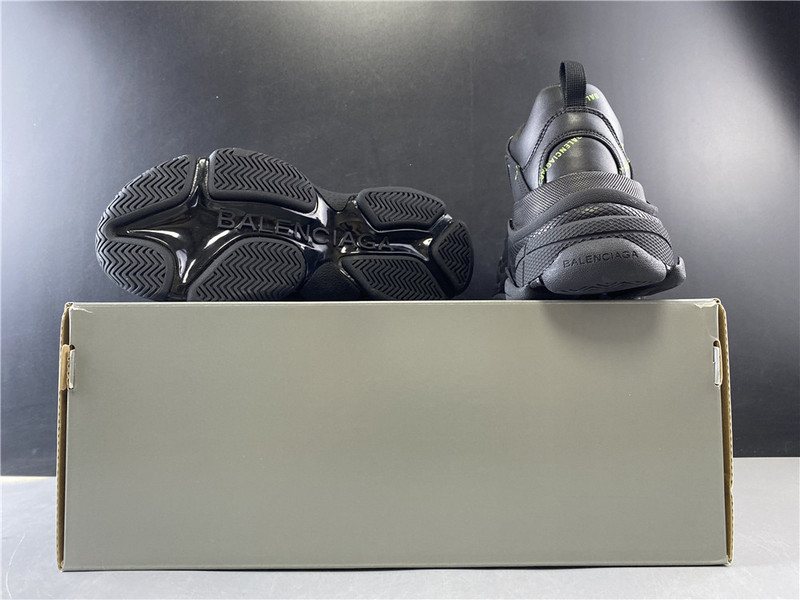 Balenciaga TRIPLE S TRAINER