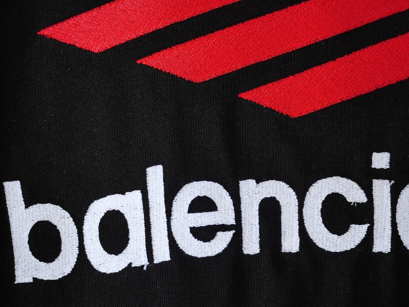 Balenc1aga T-SHIRT 2404016