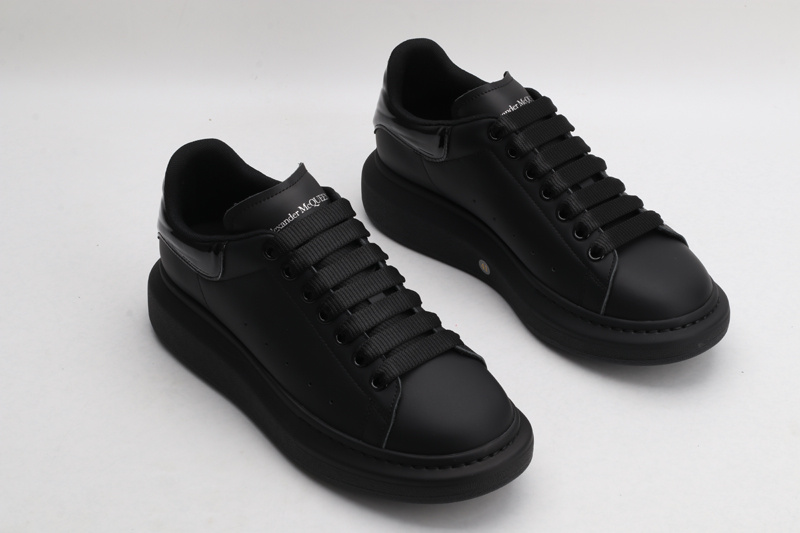 MCQUEEN OVERSIZED SNEAKER