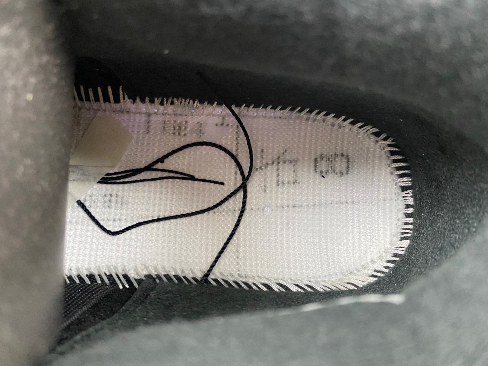 Air Jordan 4 "White Thunder" FQ8138-001