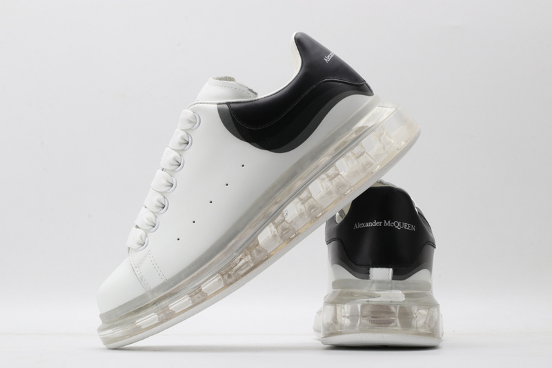 MCQUEEN OVERSIZED SNEAKER