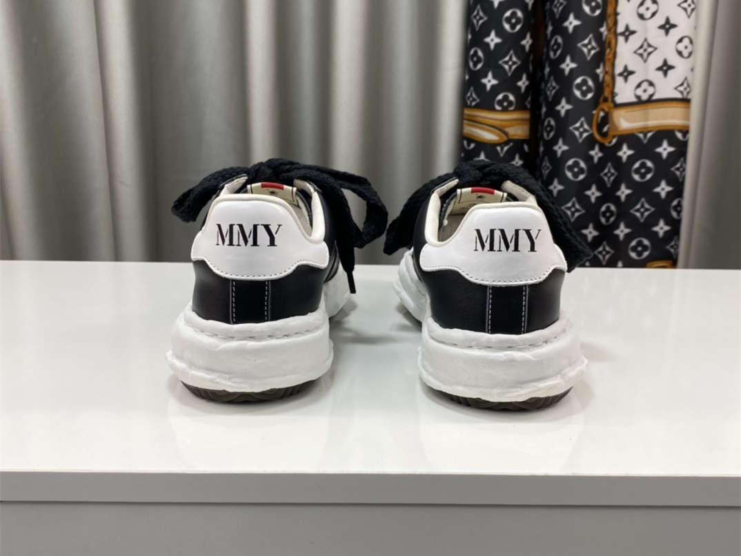 Maison Mihara Yasuhiro Low-Top Sneakers MMY-026