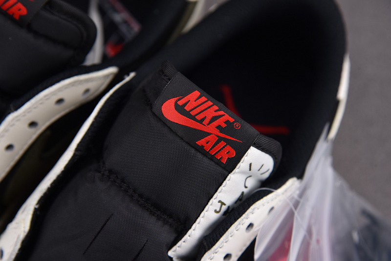 Travis Scott x Air Jordan 1 Low OG