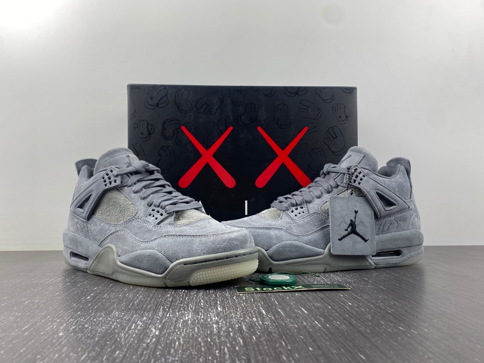KAWS x Air Jordan 4 Retro 