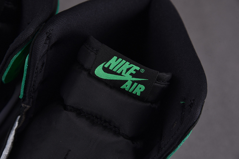 Air Jordan 1 Retro High OG "Celtics" DZ5485-031