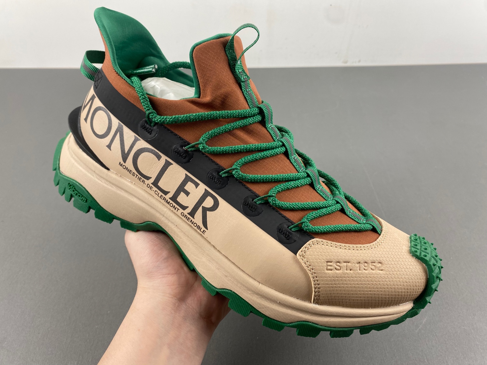 Moncler Trailgrip Lite 2 Sneakers  MC-004