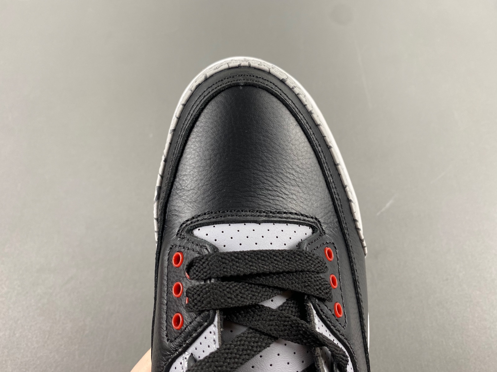 Air Jordan 3 OG “Black Cement” SKU:DN3707-010