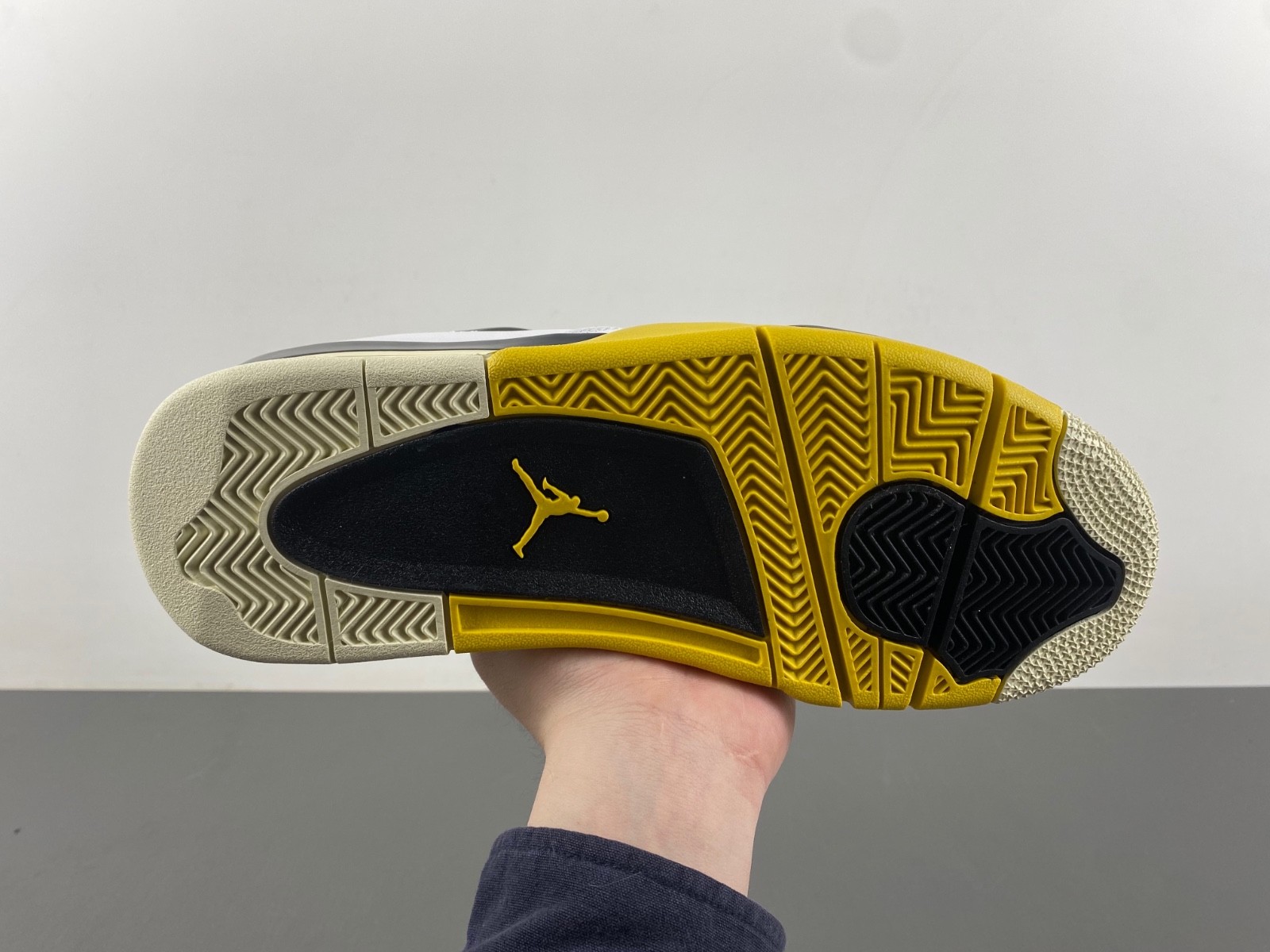 Air Jordan 4 "Vivid Sulfur" AQ9129-101