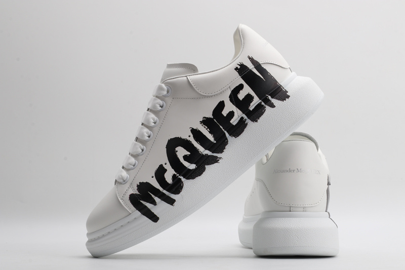 MCQUEEN OVERSIZED SNEAKER