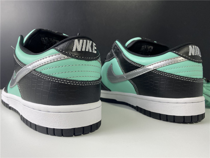 Nike Dunk SB Low Diamond Supply Co. "Tiffany" - 304292 402