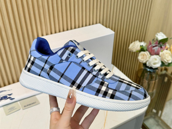 Burberry Check Terrace Sneakers BBR--3008
