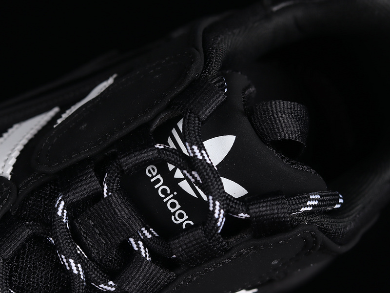 Balenciaga TRIPLE S TRAINER