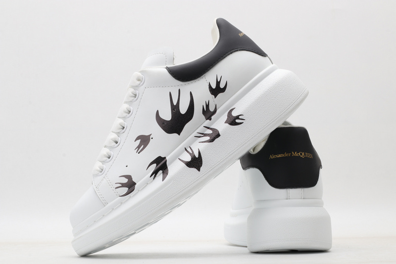 MCQUEEN OVERSIZED SNEAKER