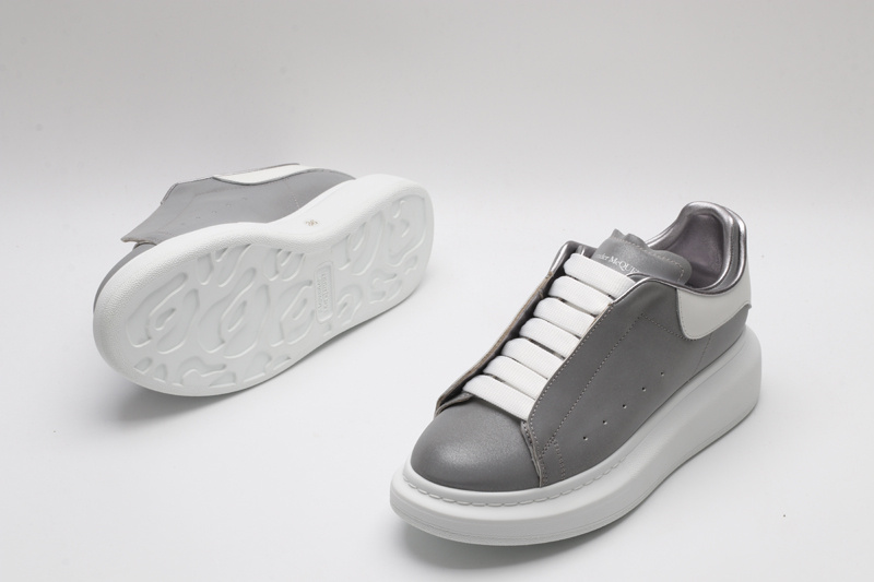 MCQUEEN OVERSIZED SNEAKER