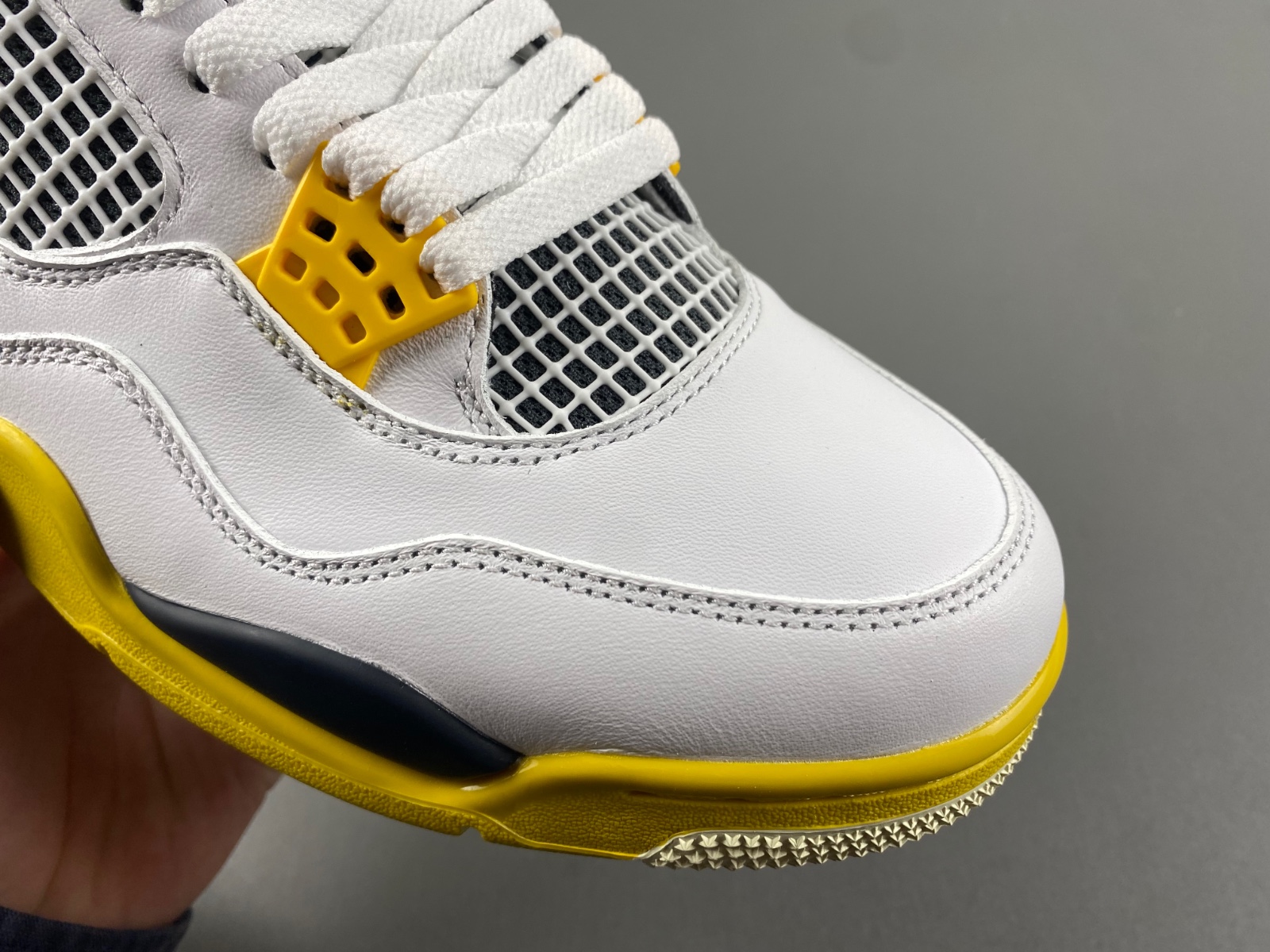 Air Jordan 4 "Vivid Sulfur" AQ9129-101