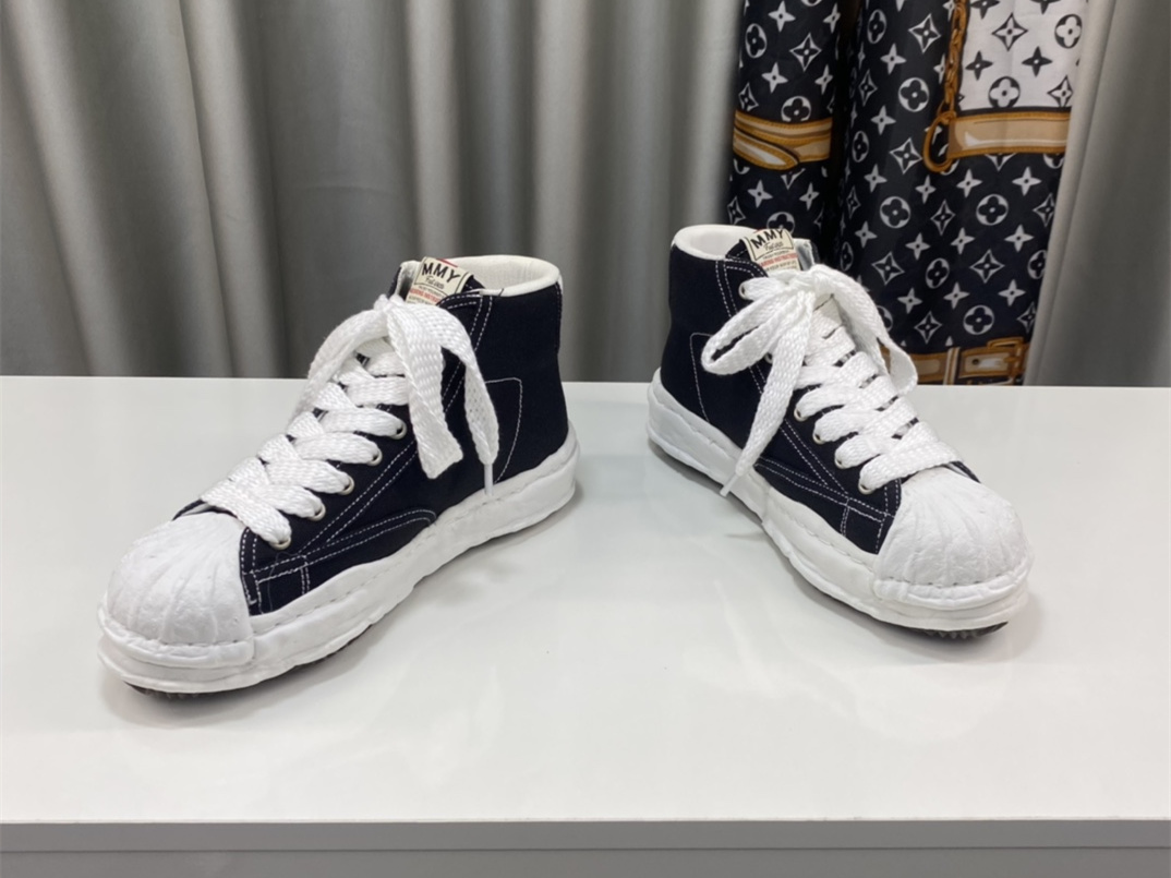 Maison Mihara Yasuhiro High-Top Sneakers MMY-018
