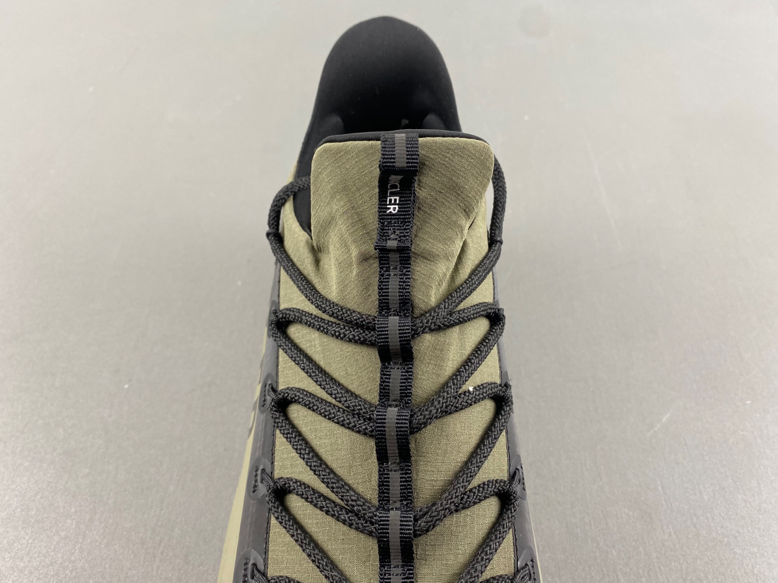 Moncler Trailgrip Lite 2 Sneakers  MC-005
