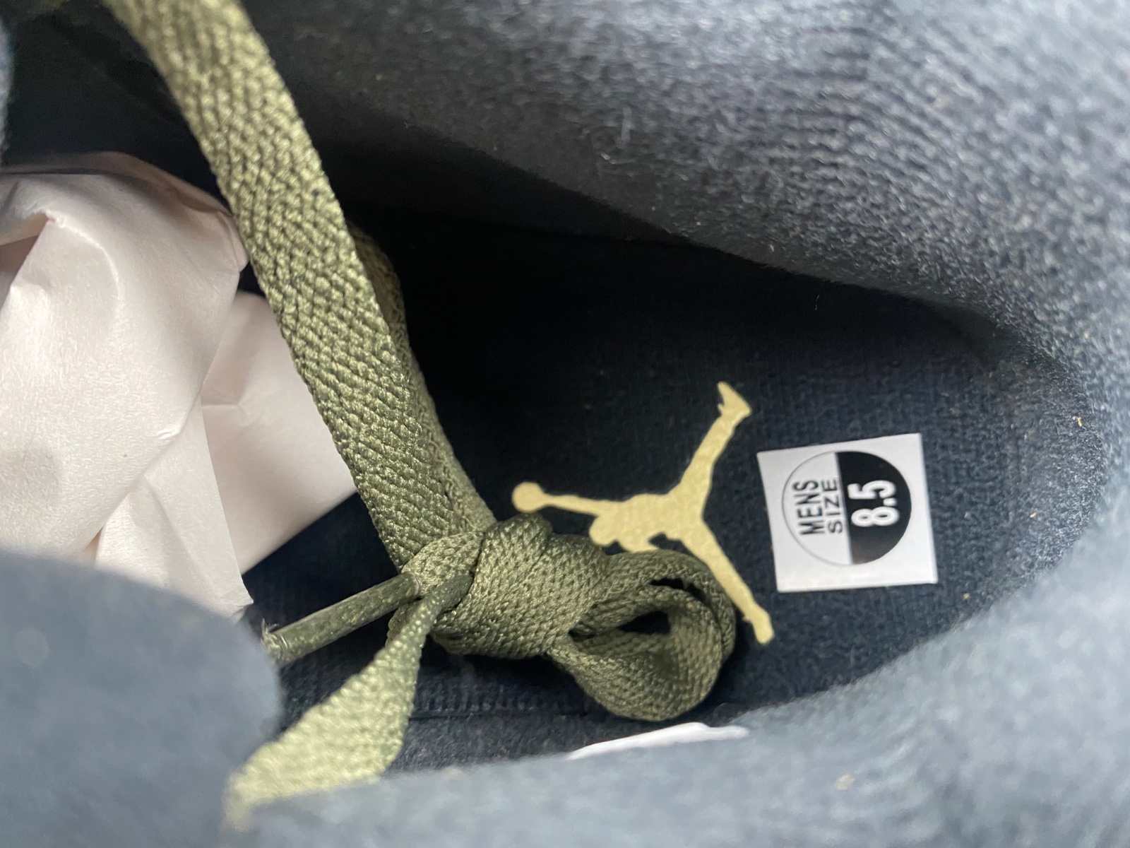 Air Jordan 4 Craft "Medium Olive" FB9927-200