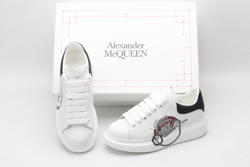 MCQUEEN OVERSIZED SNEAKER