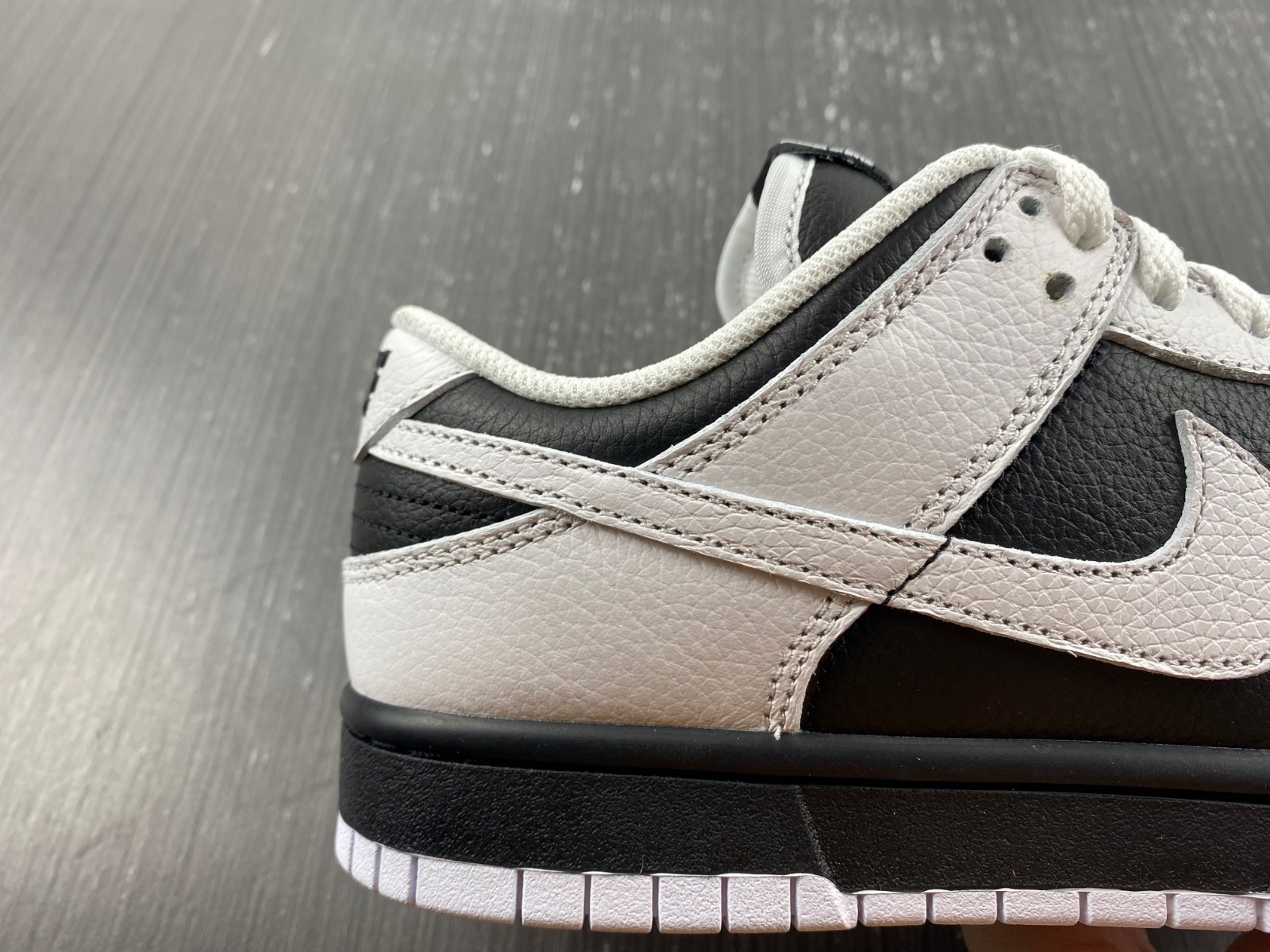 Nike Dunk Low Retro Reverse Panda FD9064-011