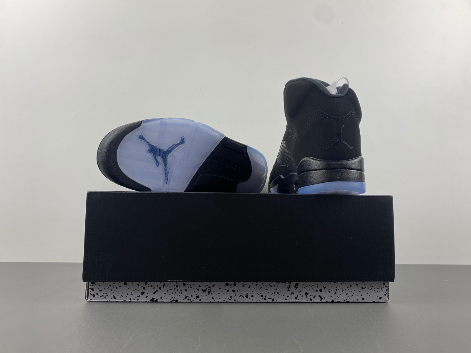 Air Jordan 5 “Black Cat” FZ2239-001