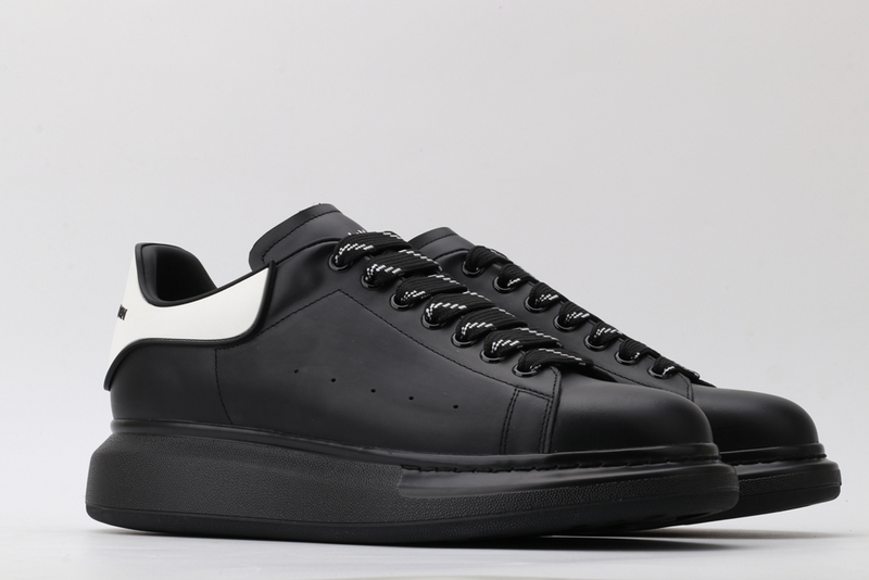 MCQUEEN OVERSIZED SNEAKER