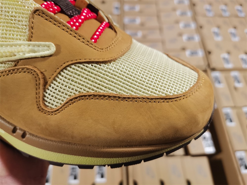 Travis Scott Nike Air Max 1 DO9392-701