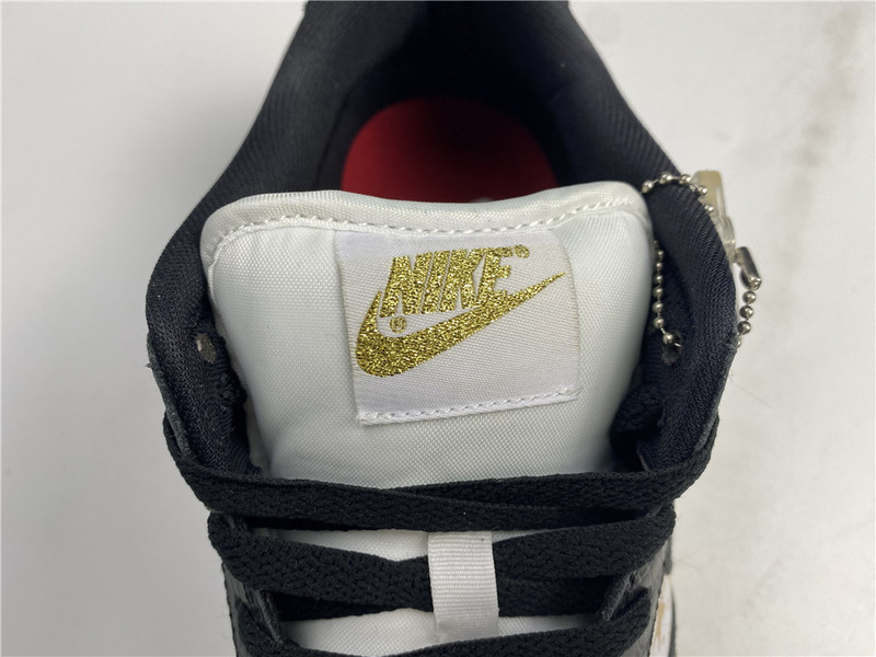 Supre* X Dunk Low OG SB QS 