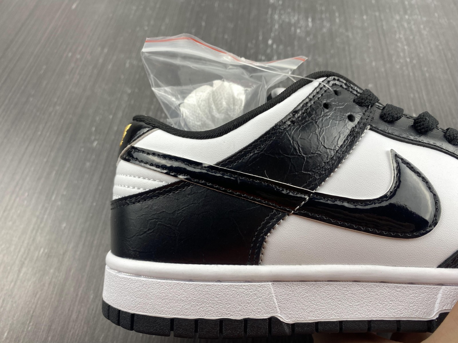 Nike Dunk Low World Champ DR9511-100