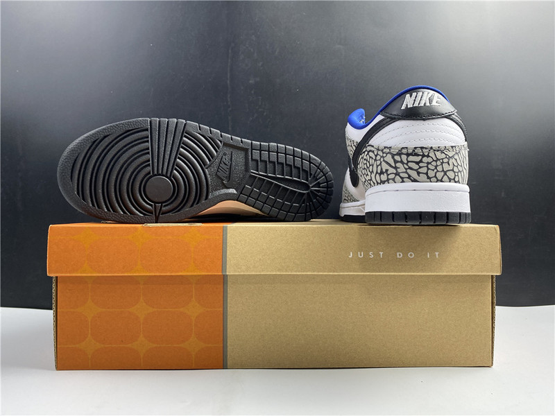 Supre* x Nike SB Dunk Low Pro