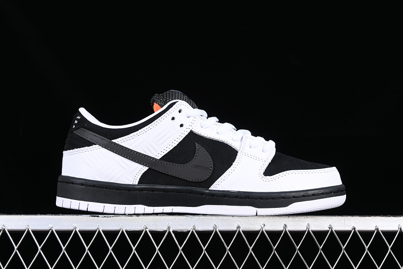TIGHTBOOTH x Nike SB Dunk Low FD2629-100