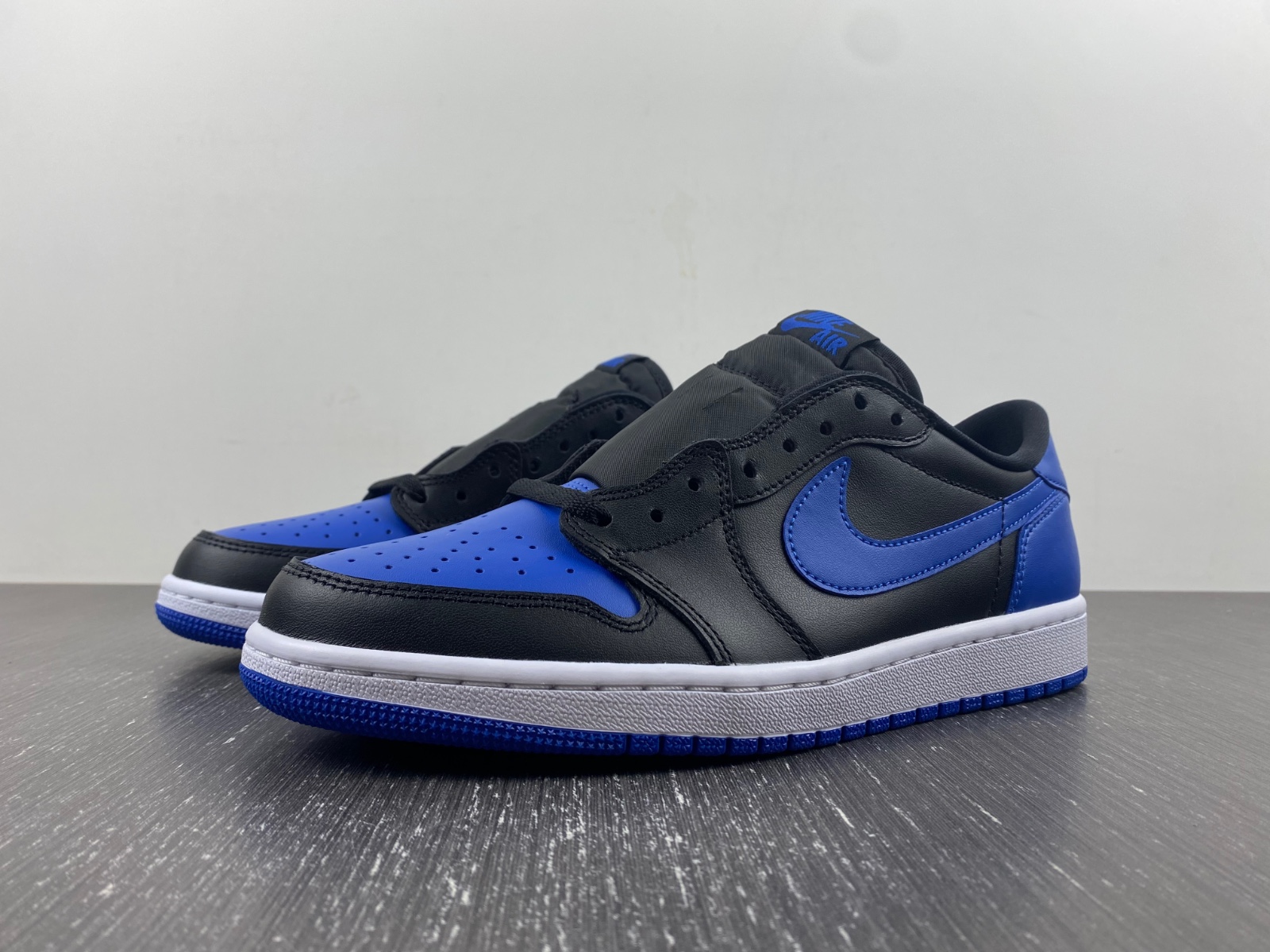 Air Jordan 1 Retro Low OG 