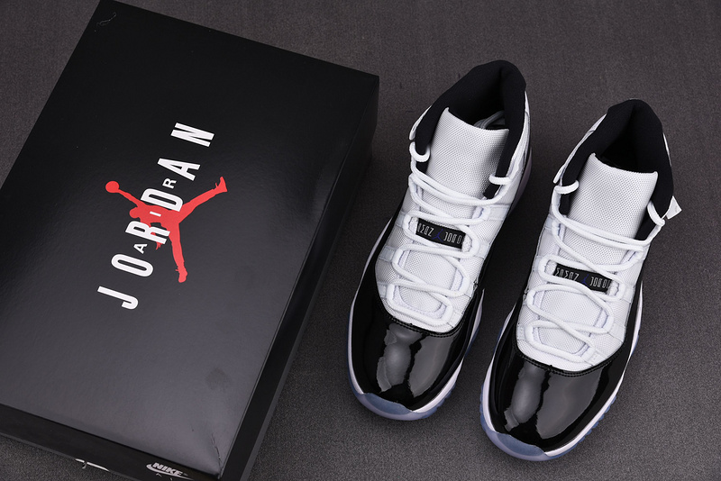 AIR JORDAN 11 Retro