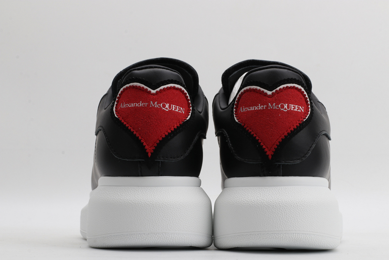 MCQUEEN OVERSIZED SNEAKER