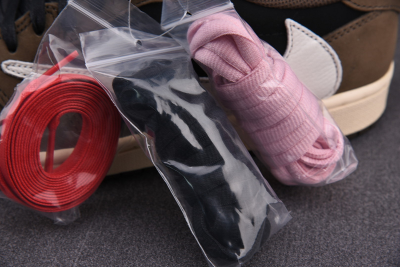 Travis Scott x Air Jordan 1 Low