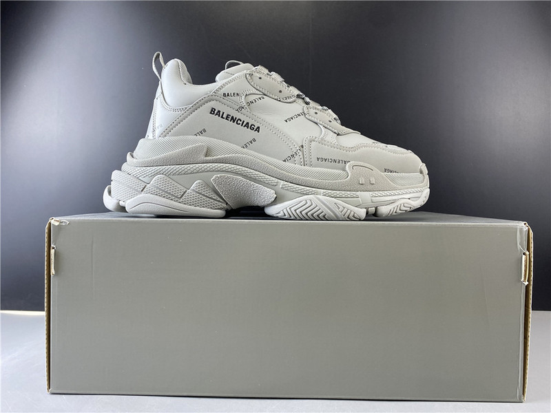 Balenciaga TRIPLE S TRAINER