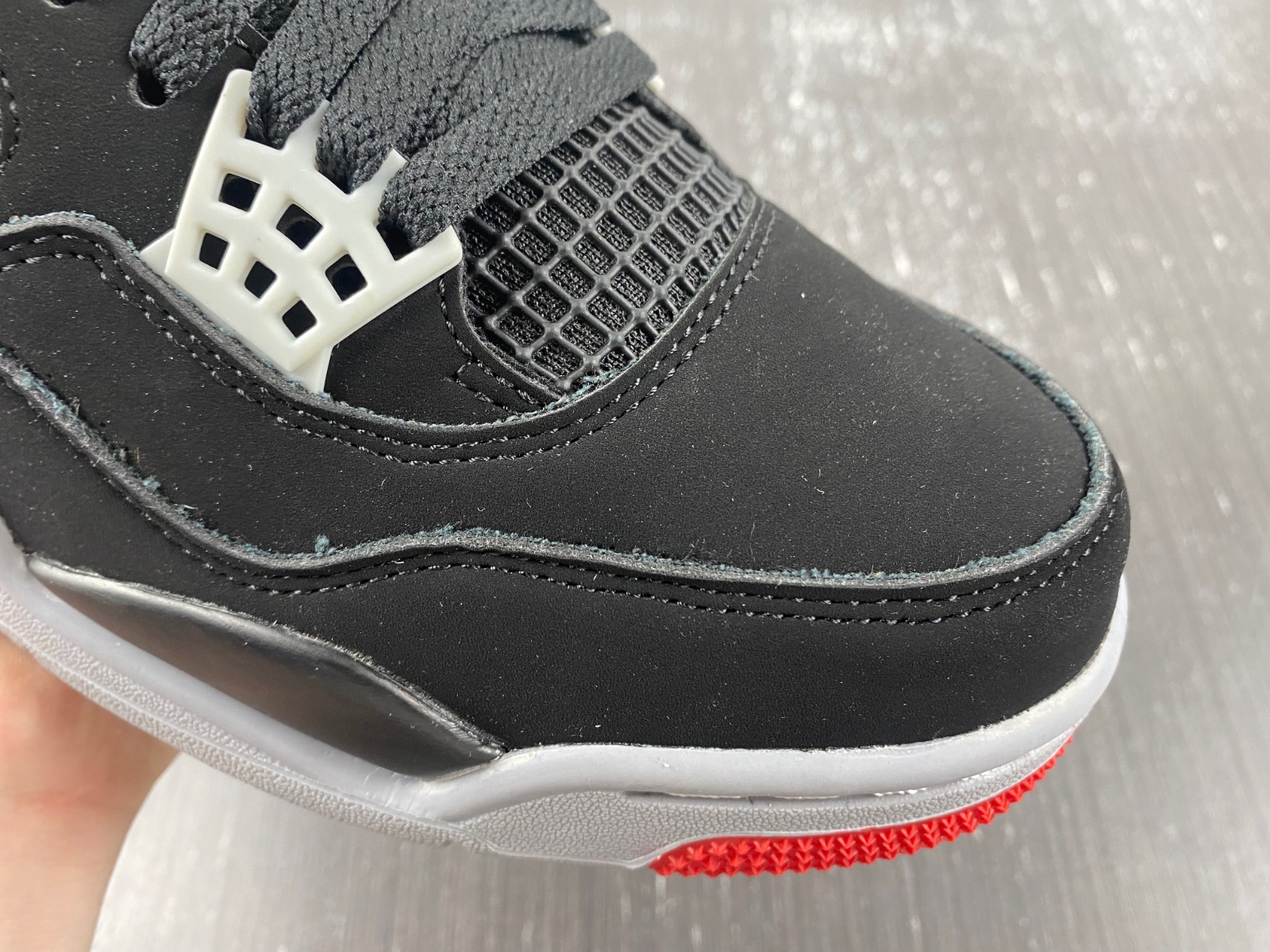 Air Jordan 4 SB bred