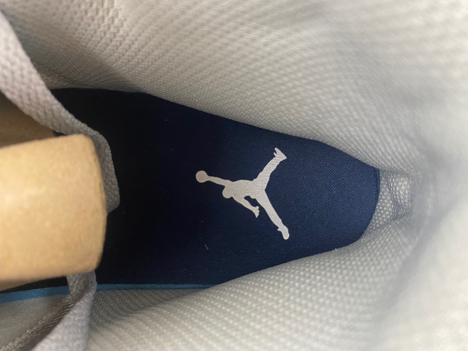 AIR JORDAN 1 MID SE "LEGEND PINK" GS SHOES   DQ8426-104