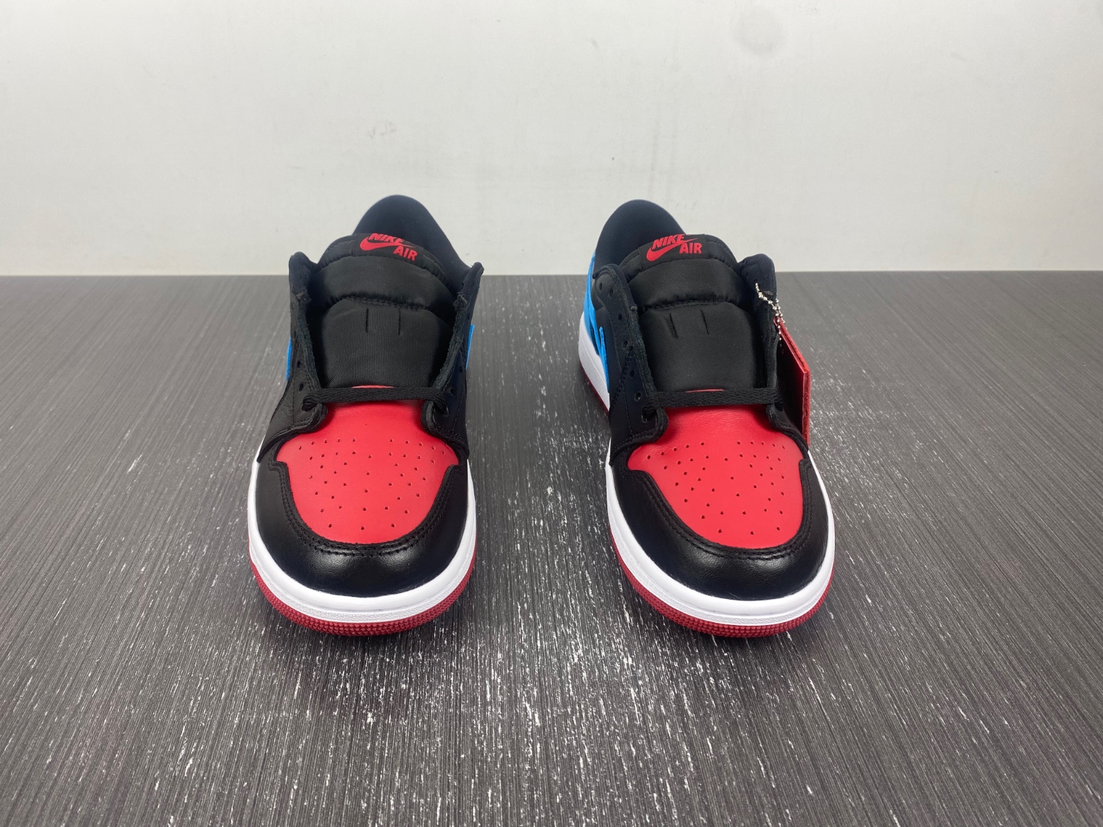 Air Jordan 1 Low OG UNC to Chicago CZ0775-046