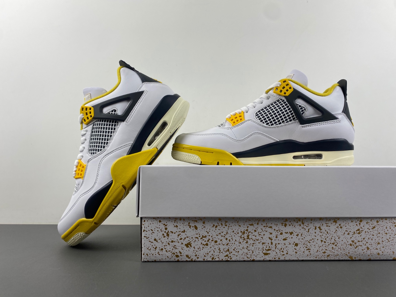 Air Jordan 4 "Vivid Sulfur" AQ9129-101