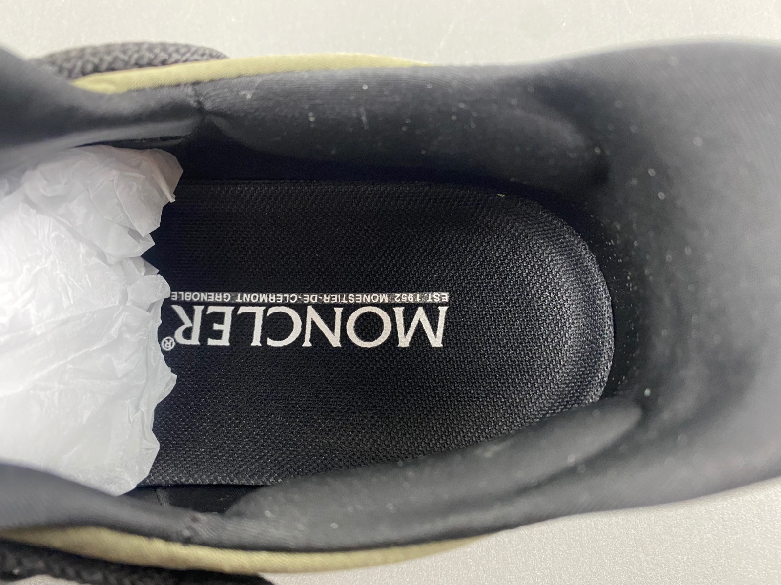 Moncler Trailgrip Lite 2 Sneakers  MC-005